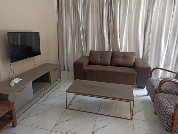 Appartement meublé à louer au golf Lido/ sur l'asphalte. - Image 3