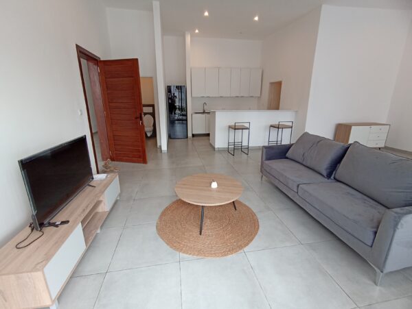 Appartement meublé à louer au golf Malela/ près du Lycée français. - Image 2