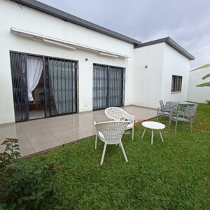 Appartement meublé à louer au golf Malela/ près du Lycée français.