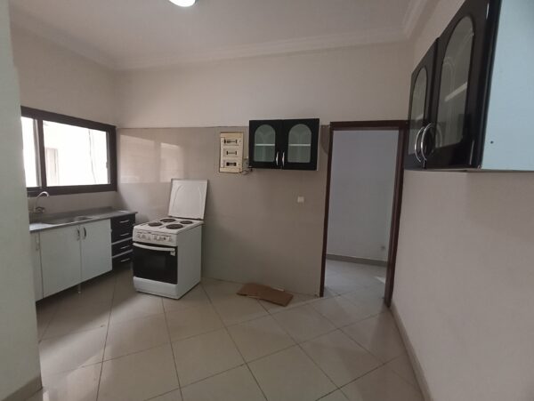 Appartement meublé à louer au golf Lido sur l'asphalte. - Image 4