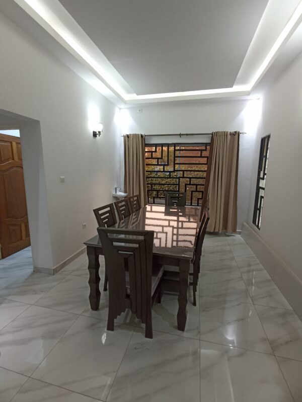 Belle maison meublée à louer au Quartier Bauduin. - Image 3
