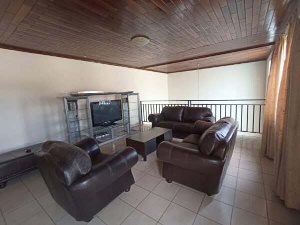Appartement meublé à louer au golf près de Pullman. - Image 9