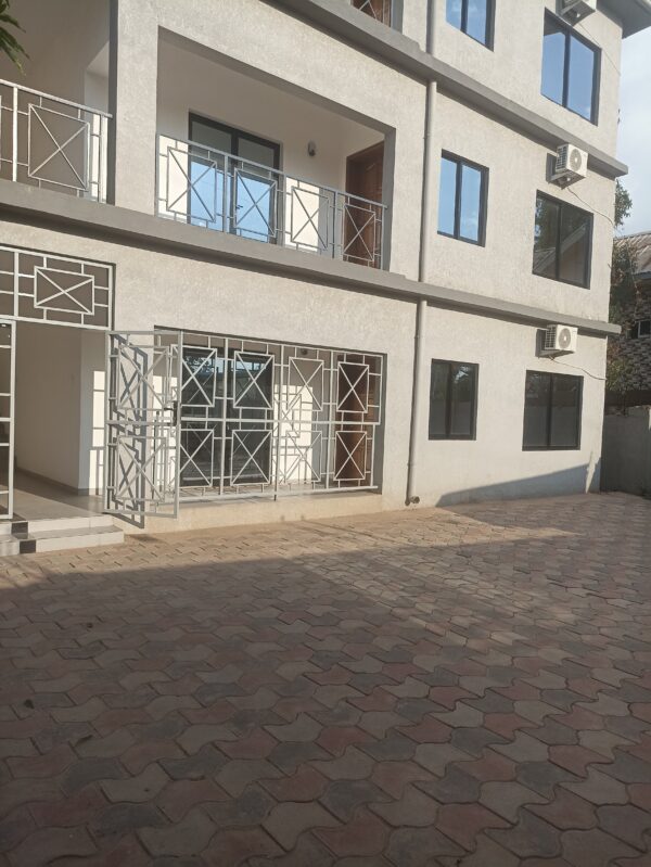 Appartement à louer à proximité du Quartier Bauduin. - Image 7